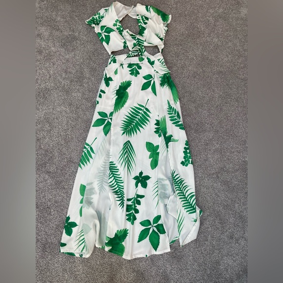 Open back tie front dress - Picture 2 of 7